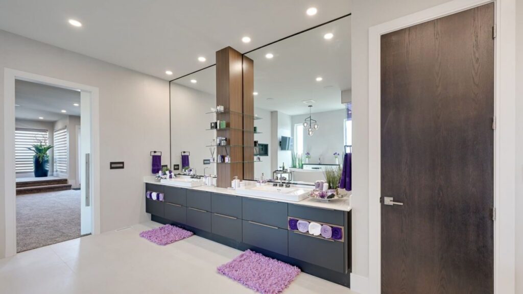 Custom Mirrors in Edmonton: The Interior Designer’s Secret Weapon for Luxury Spaces