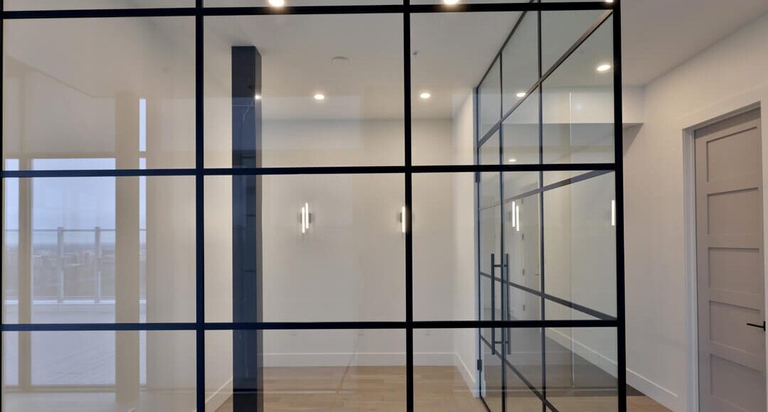 The Benefits of Glass Walls in Modern Homes: Design and Functionality