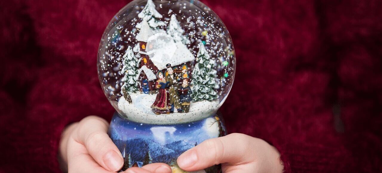 The History of Glass in Holiday Traditions Around the World